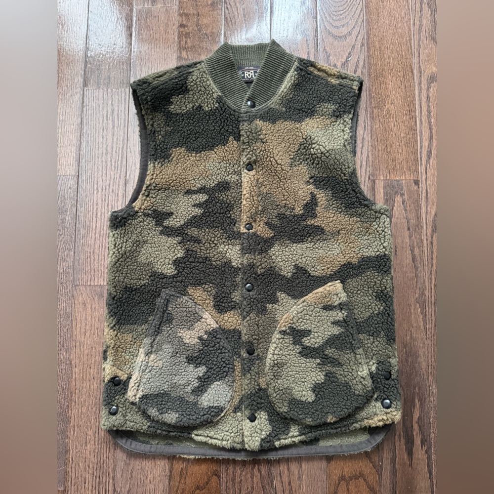 Ralph Lauren Double RL Camouflage Sherpa Vest
Size XS Gentle used